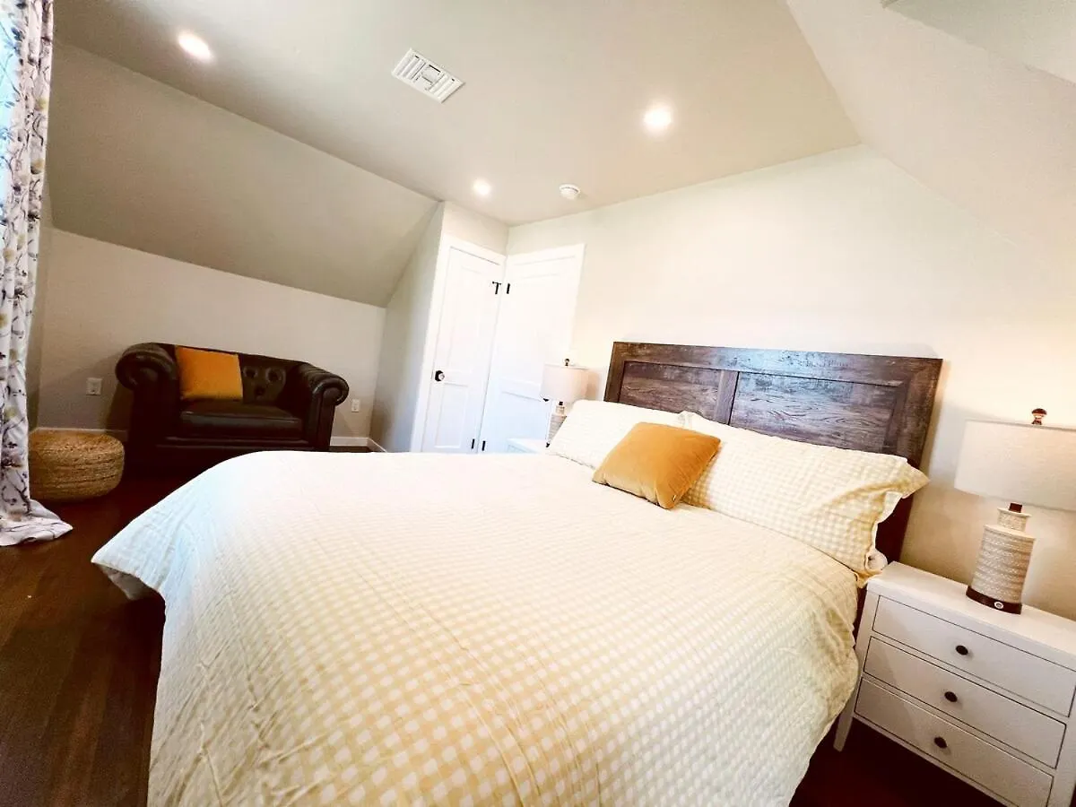 Holiday home The Ranch House with a Pool Hot Tub and Fire Pit Villa Reno United States